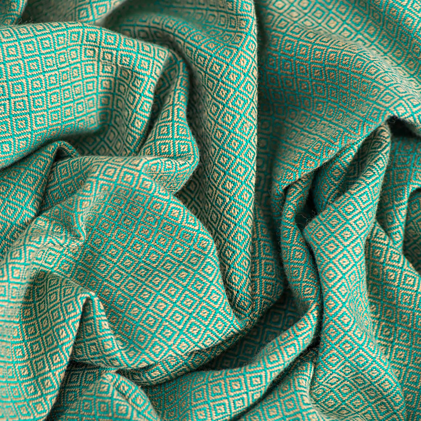 Babytragetuch Lizard Tragebild mit Baby